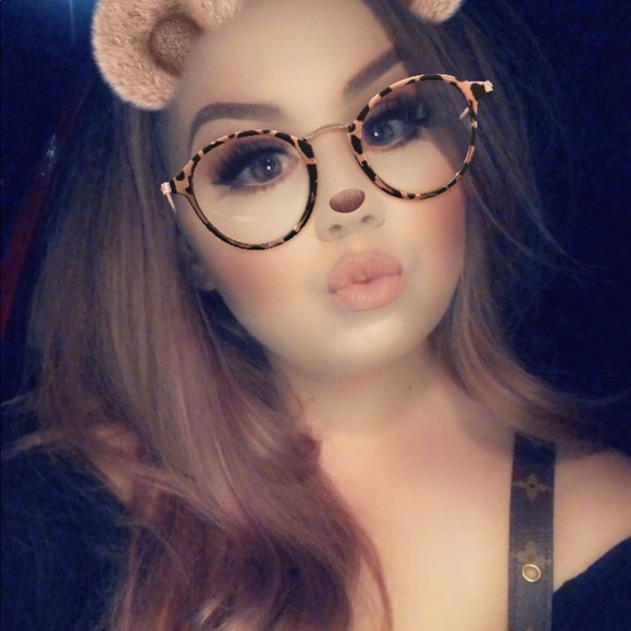 Meet your Posher, Ashlie - Picture 1 of 1